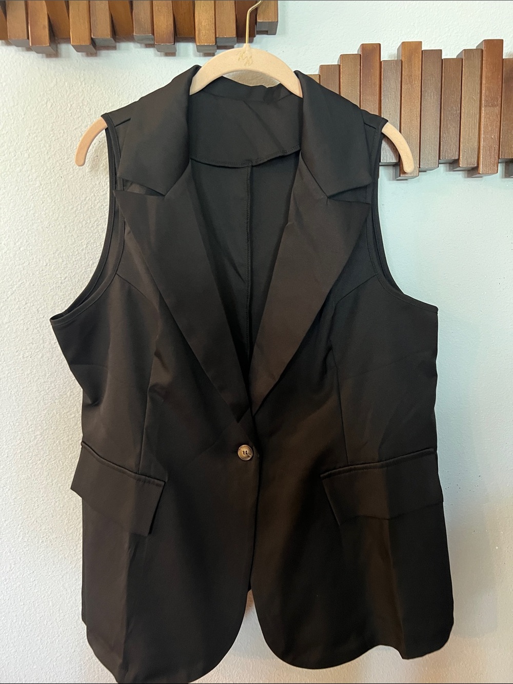 Source Unknown Black Tailored Sleeveless Vest with Notch Lapels